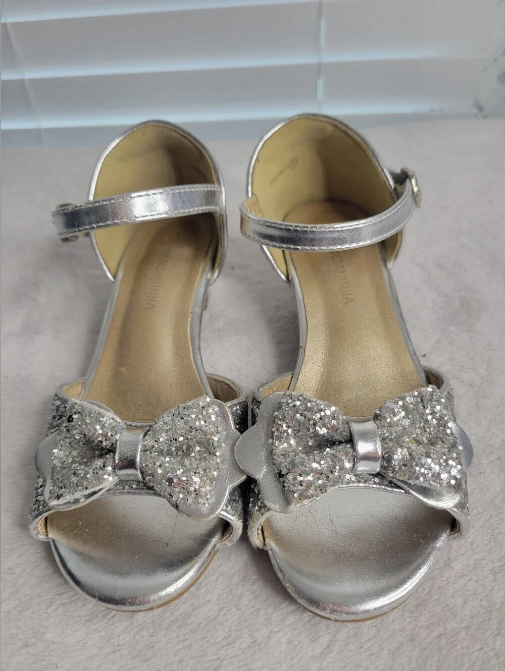 Silver Glitter Dress Low Heel Sparkly Bow Girls Sz 1 PANDANINJIA Church Fancy